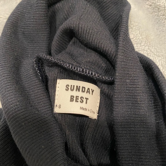 aritzia turtleneck - Picture 2 of 3